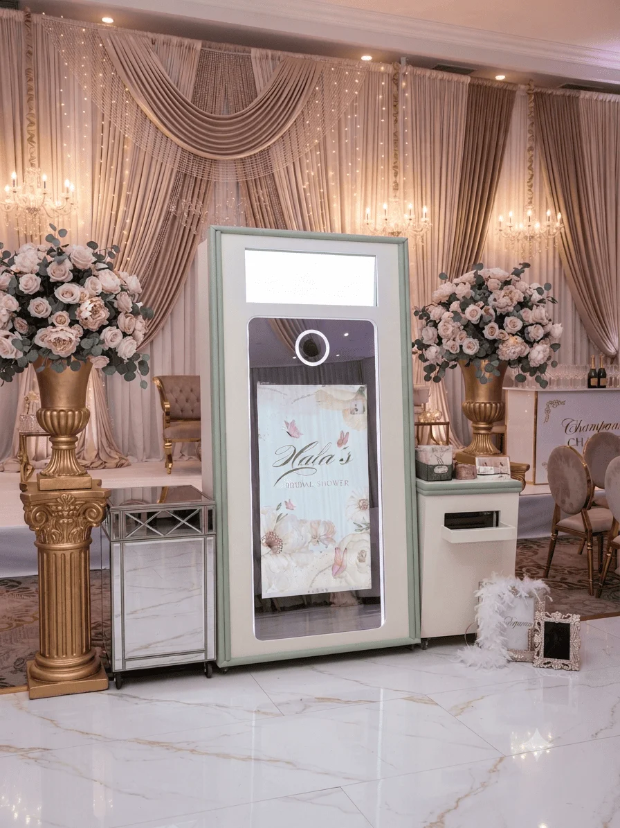 MIRROR PHOTO BOOTH